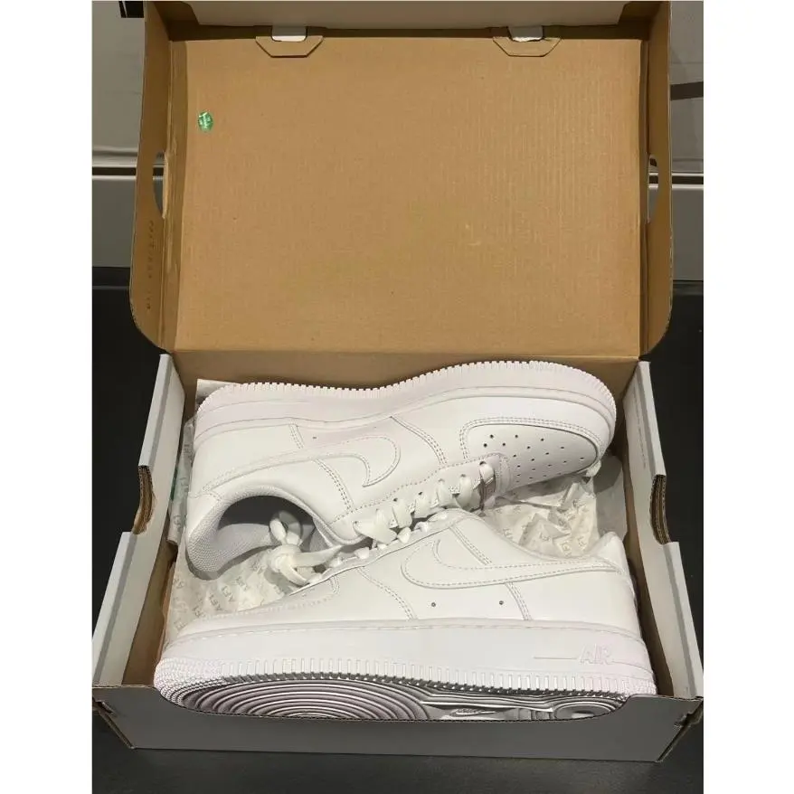 Nike shoes - White 16