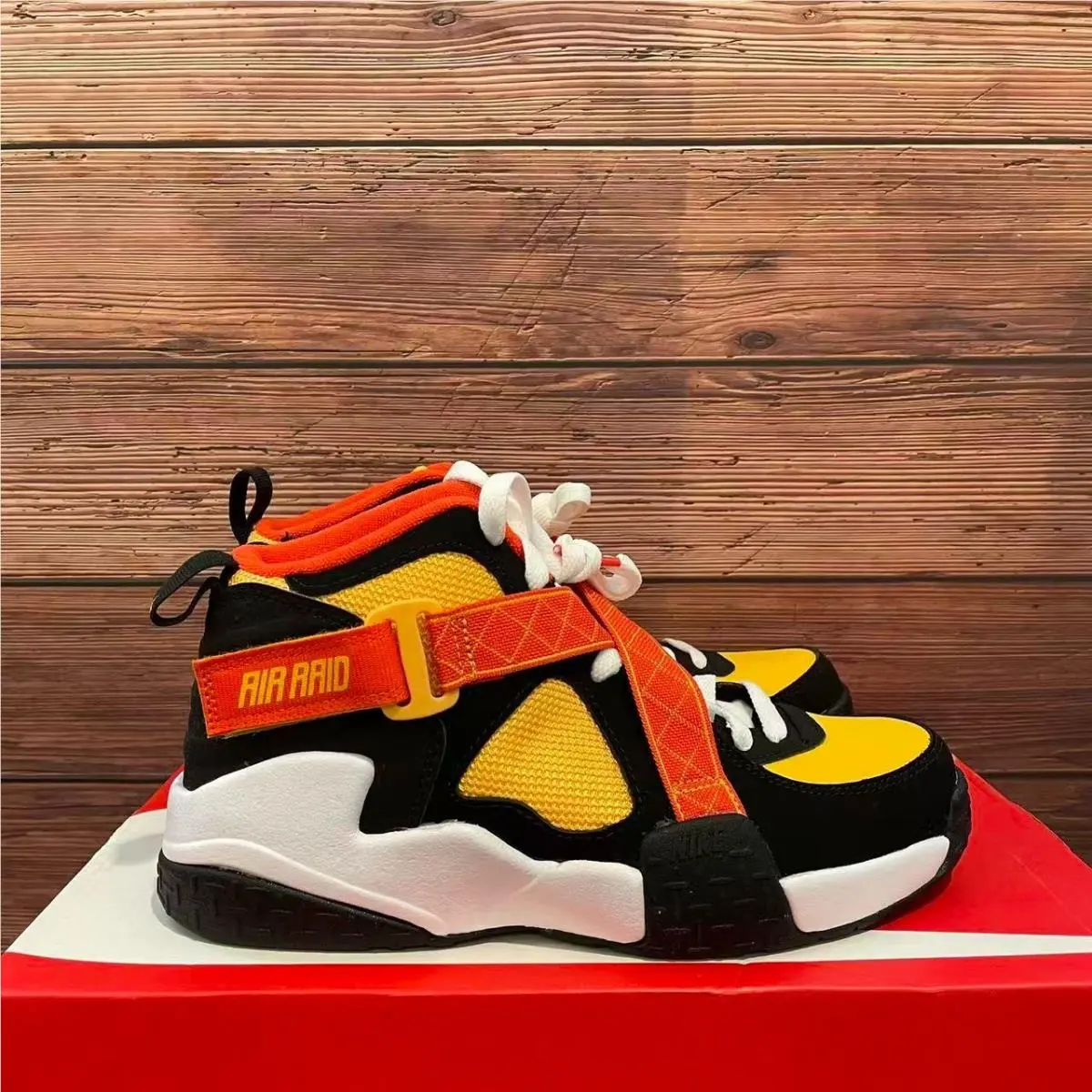 - GS  Air Raid `roswell Rayguns` Athletic Shoes DD9281-001 by Nike