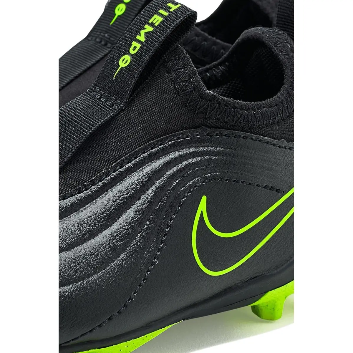 Nike shoes - Black/Black/Volt 11