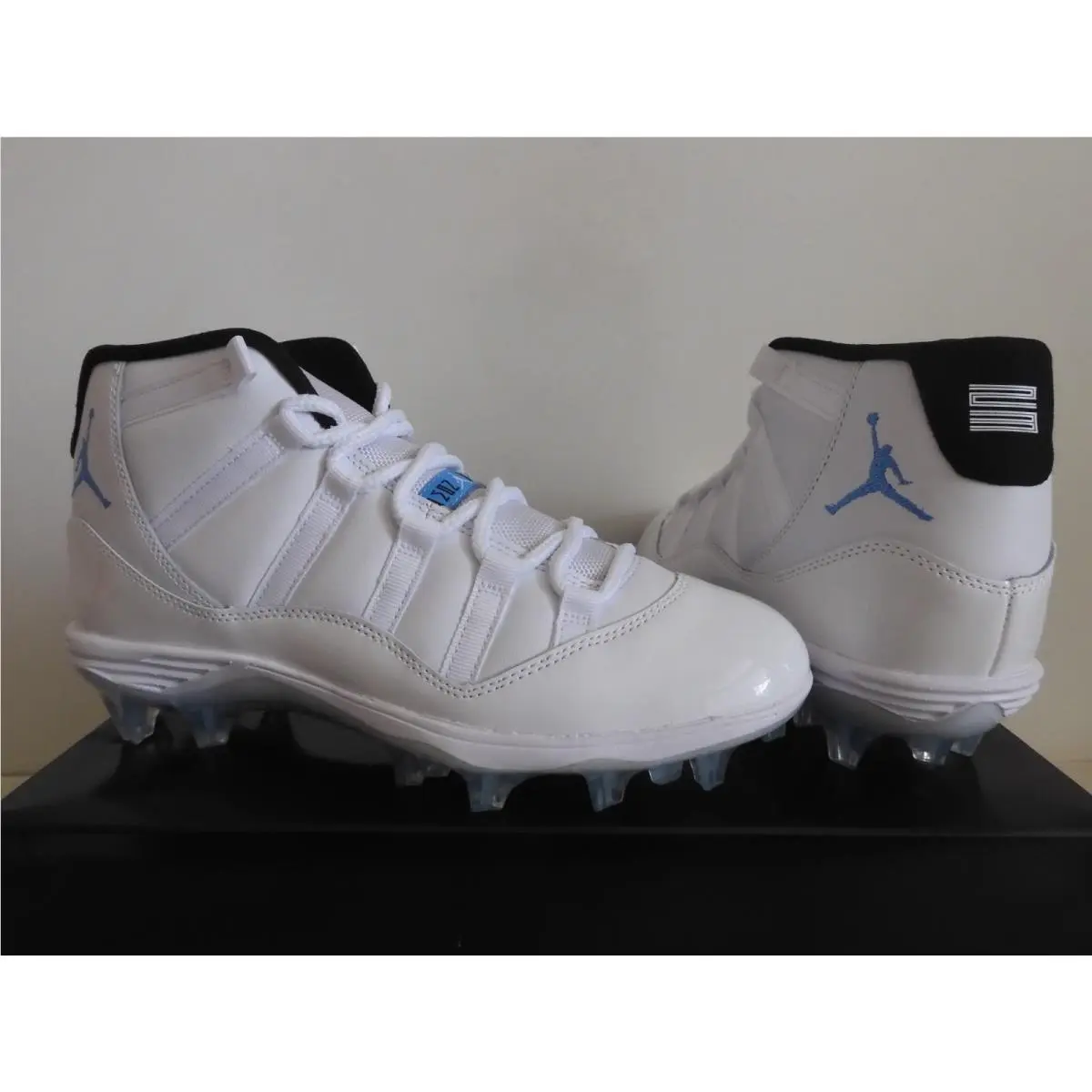 Nike shoes - Air Jordan 11 - Air - HM7324-104 - White 1
