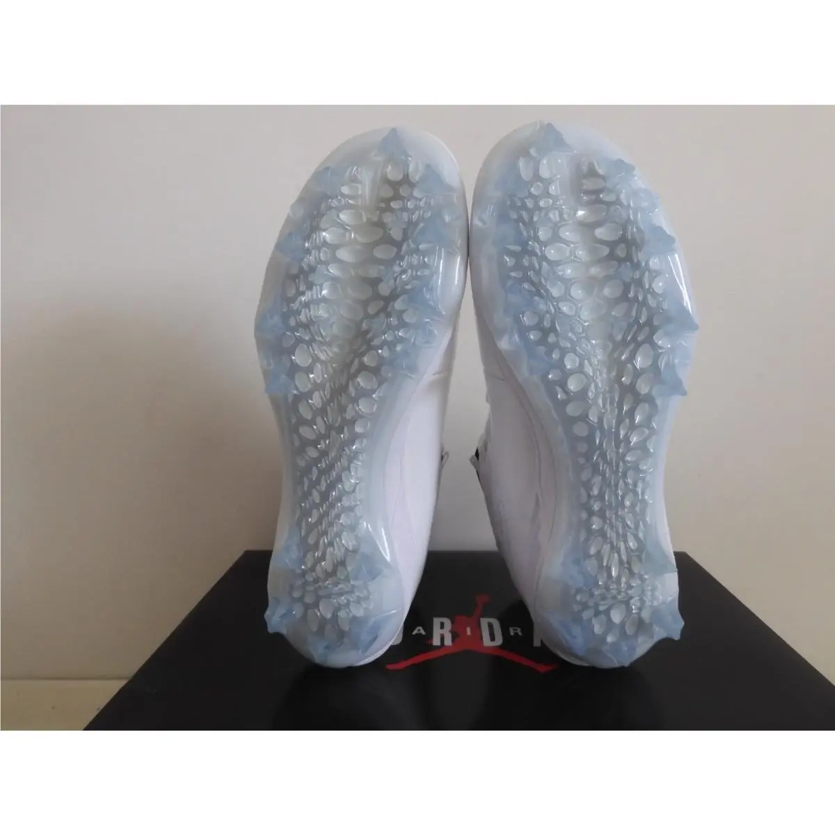 Nike shoes - Air Jordan 11 - Air - HM7324-104 - White 14