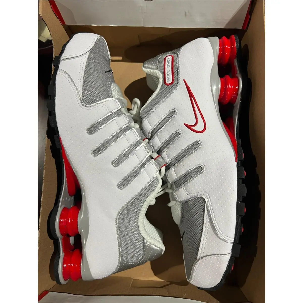 Mens Nike Shox NZ 378341 104 Size 8 8.5 9.5 The Box Has no Lid