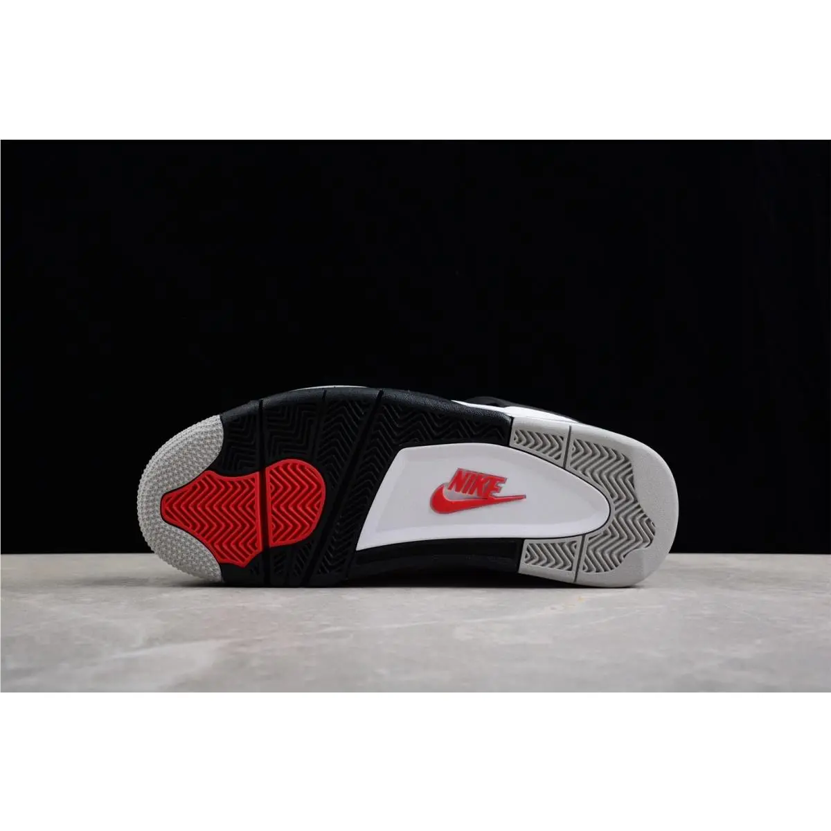 Nike shoes - White 2