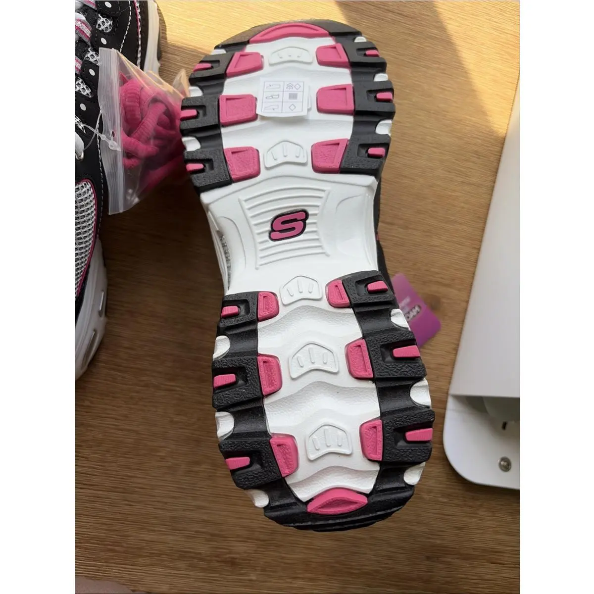 Skechers shoes - Skechers D`Lites Life Saver - Life Saver - 11860EW/BKWP - Black/Pink (UPC: 889110560174) 5