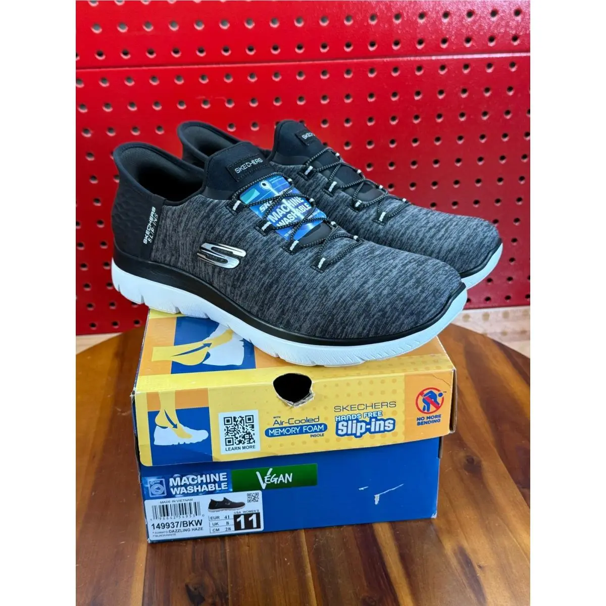 Slip-ins Summits Dazzling Haze Womens Size 11 Black White Sneakers by Skechers