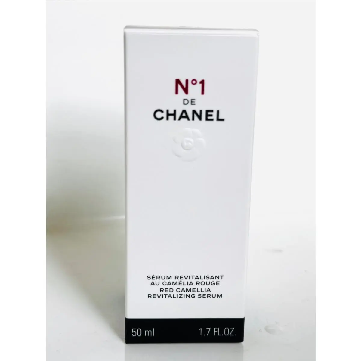 N°1 DE  Revitalizing Serum . 50ml or 30ml.Select Size 50ml by Chanel