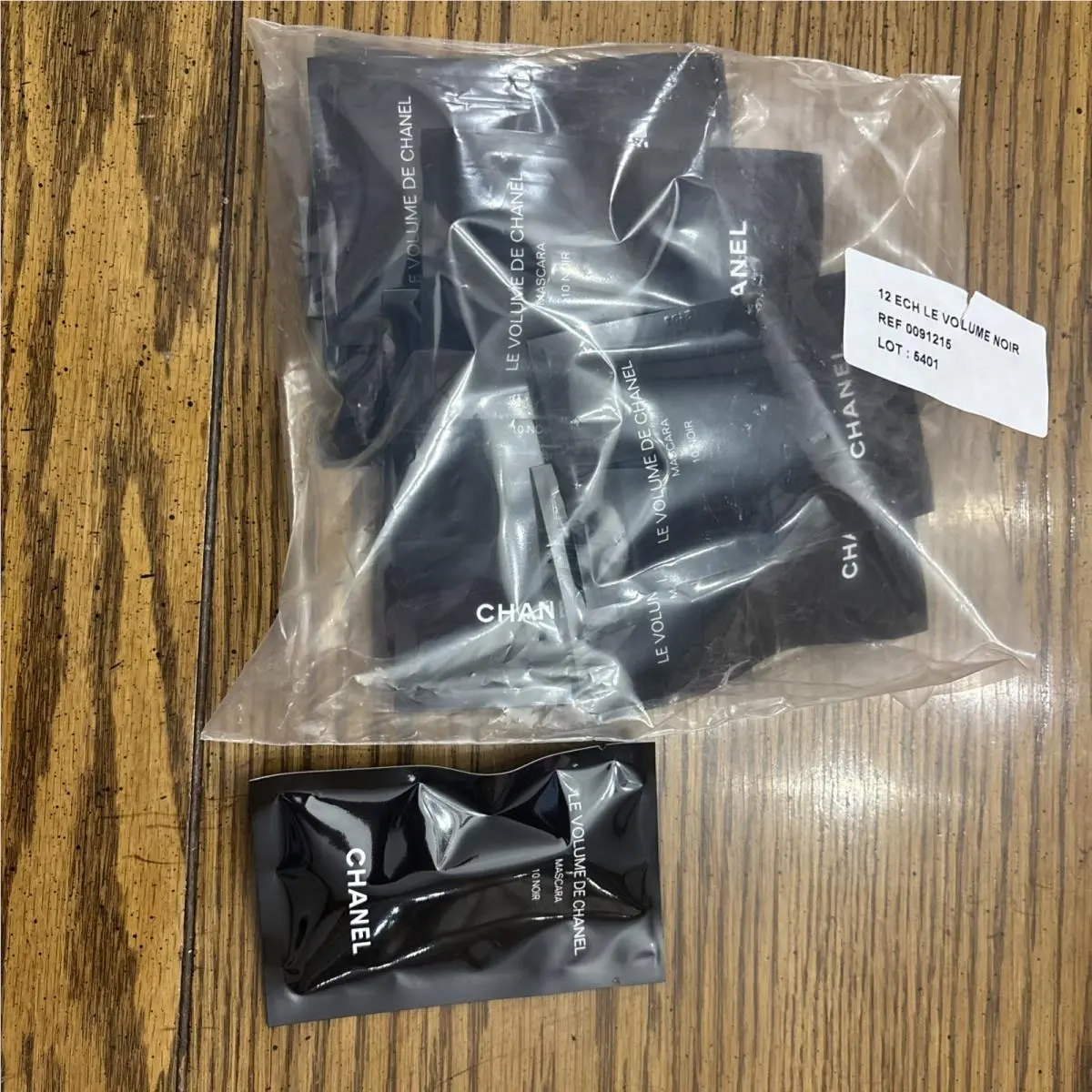 Chanel Le Volume De Chanel Mascara 10 Noir Black .03 oz Sample Set of 12