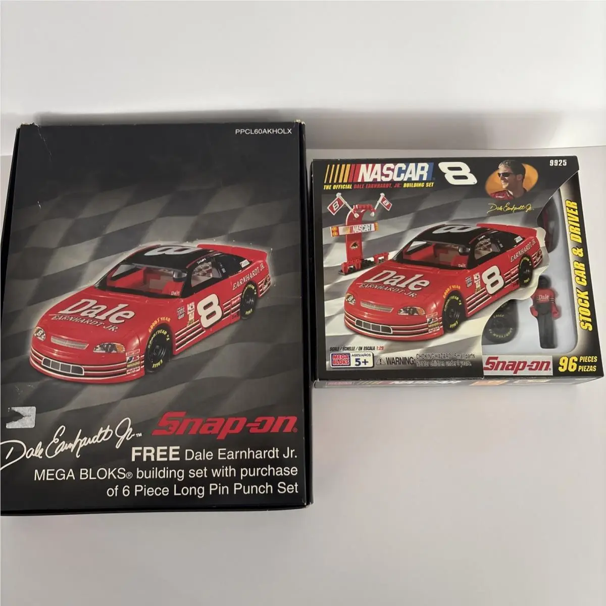 Mega Bloks 9925 Nascar 8 Dale Earnhardt Jr. 96 Piece Set Snap-on