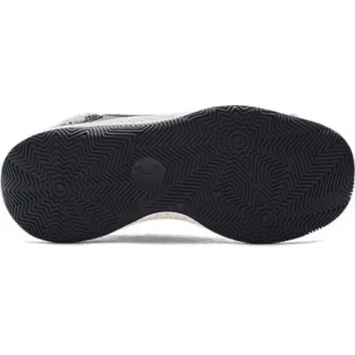 Under Armour shoes - Black-Black-Metallic Gold 8