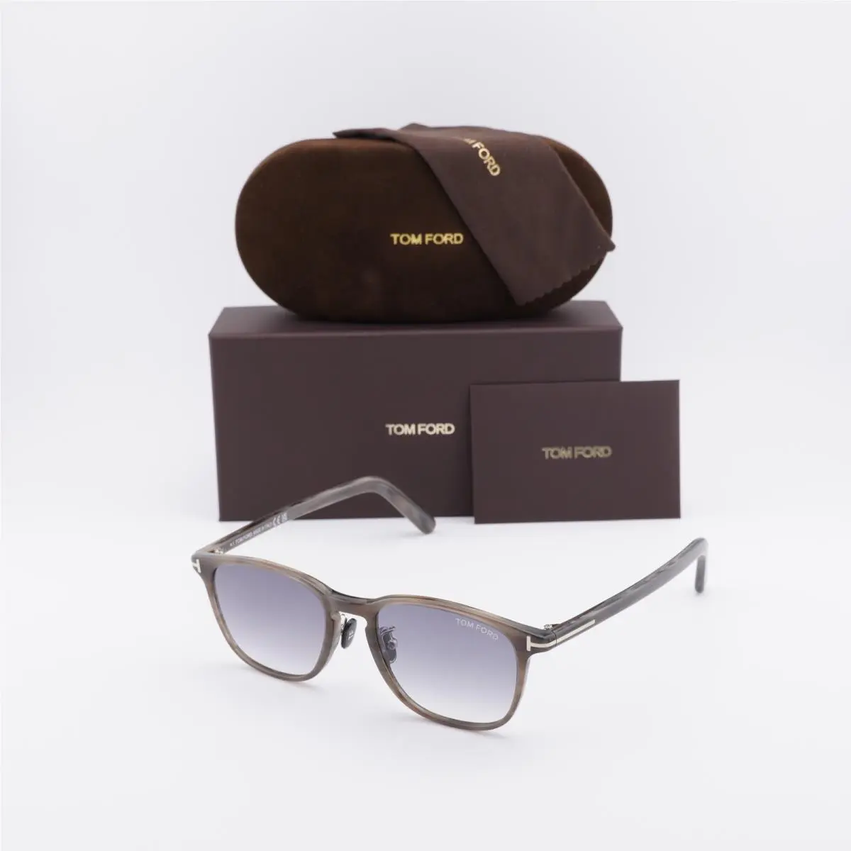 FT1048-D 20B Grey/smoke Gradient 52-18-145 Sunglasses by Tom Ford
