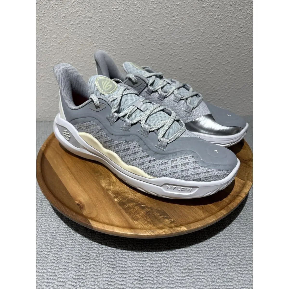 Under Armour shoes - Under Armour Charged Rebel - Charged Rebel - 1298553-101 - Gray 1
