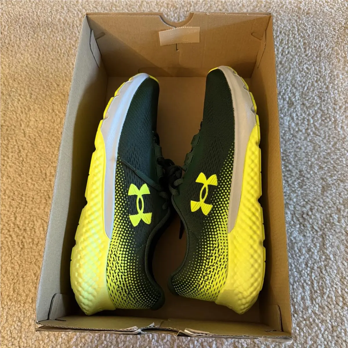 Under Armour shoes - Under Armour Charged Rogue 4 - 3026998-302 - Green/Yellow/Grey (UPC: 0198632873786) 17
