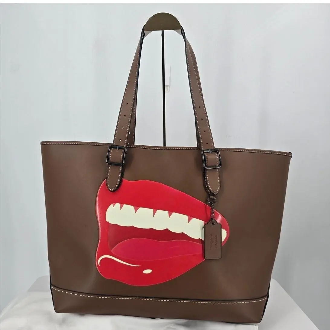 X Tom Wesselmann Carriage Tote Lips Saddle Leather Large CA316 by Coach