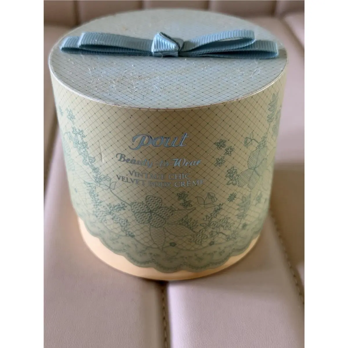 Victoria`s Secret Pout Beauty To Wear Velvet Body Cream Vtg Chic 7oz Rare by Victoria's Secret