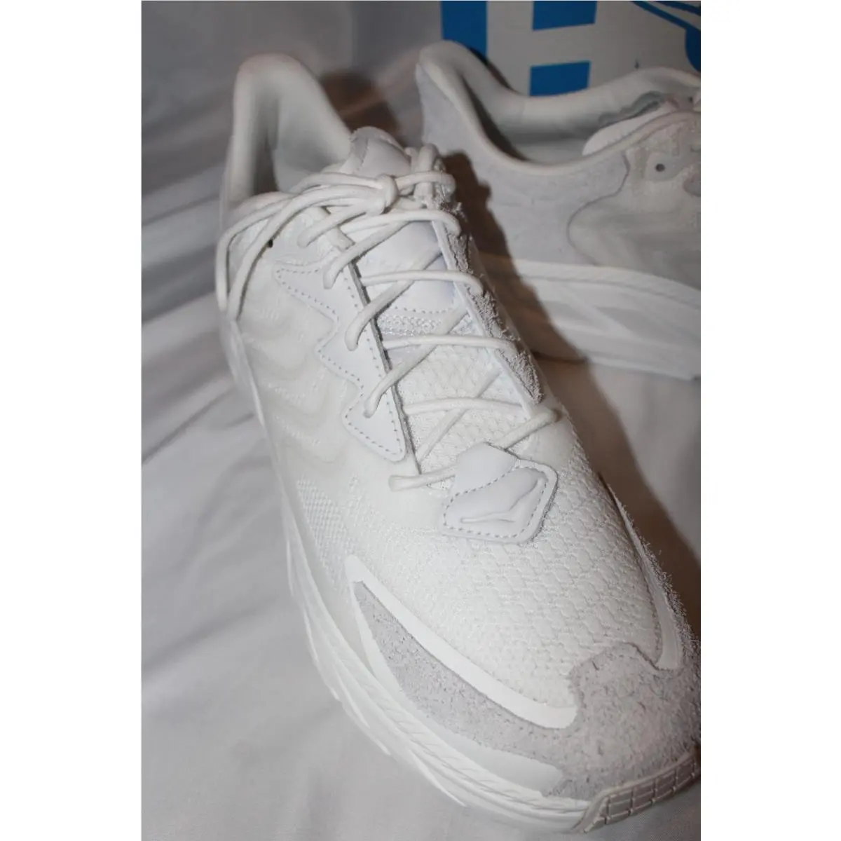 Hoka shoes - White 3
