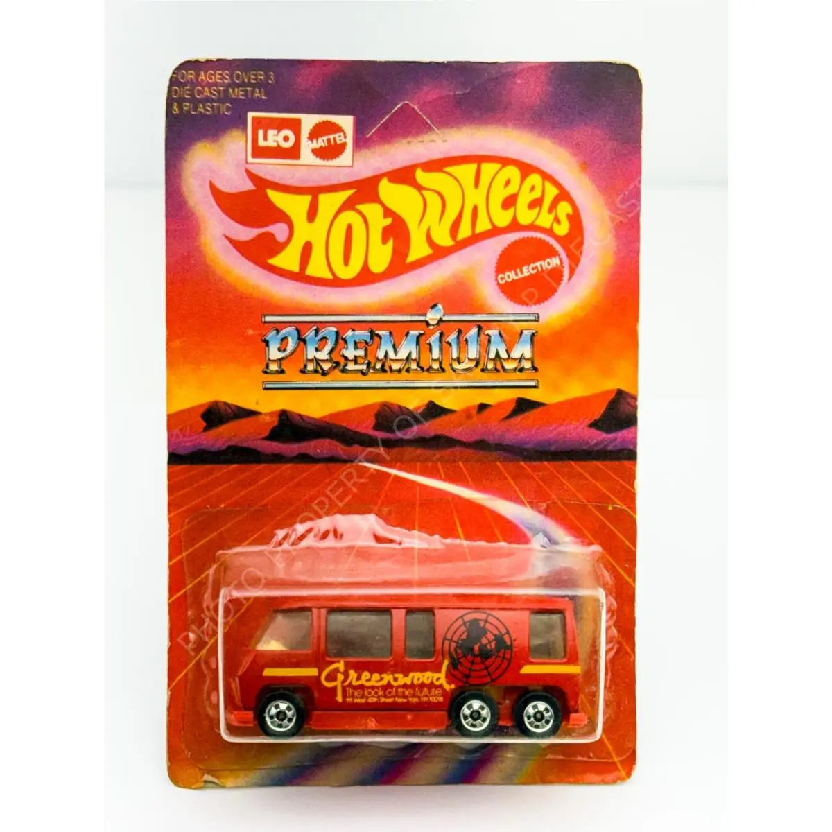Hot Wheels Leo India Blackwall Gmc Motorhome Red in Blisterpack