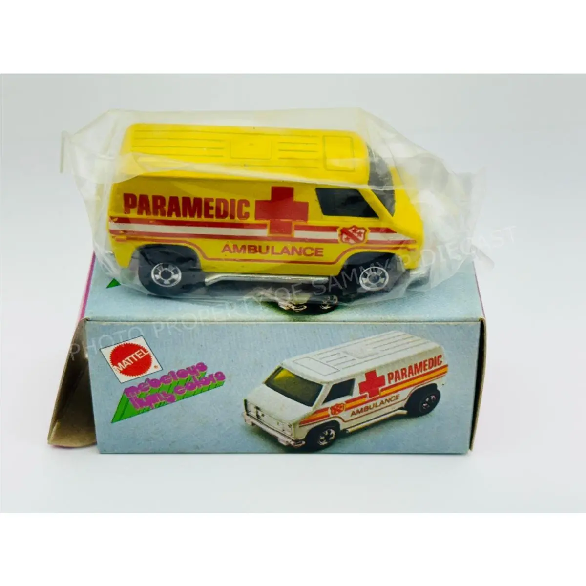 Hot Wheels Mebetoys Blackwall Paramedic Yellow Flying Colors