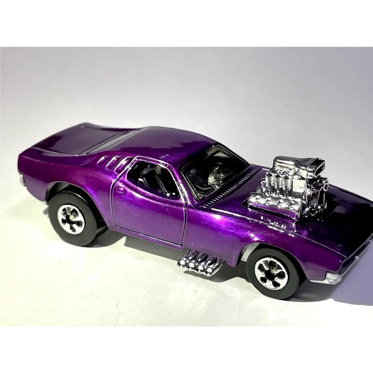Hot Wheels Diecast Custom Made Rodger Dodger ‘70 Spectraflame Purple Blackball