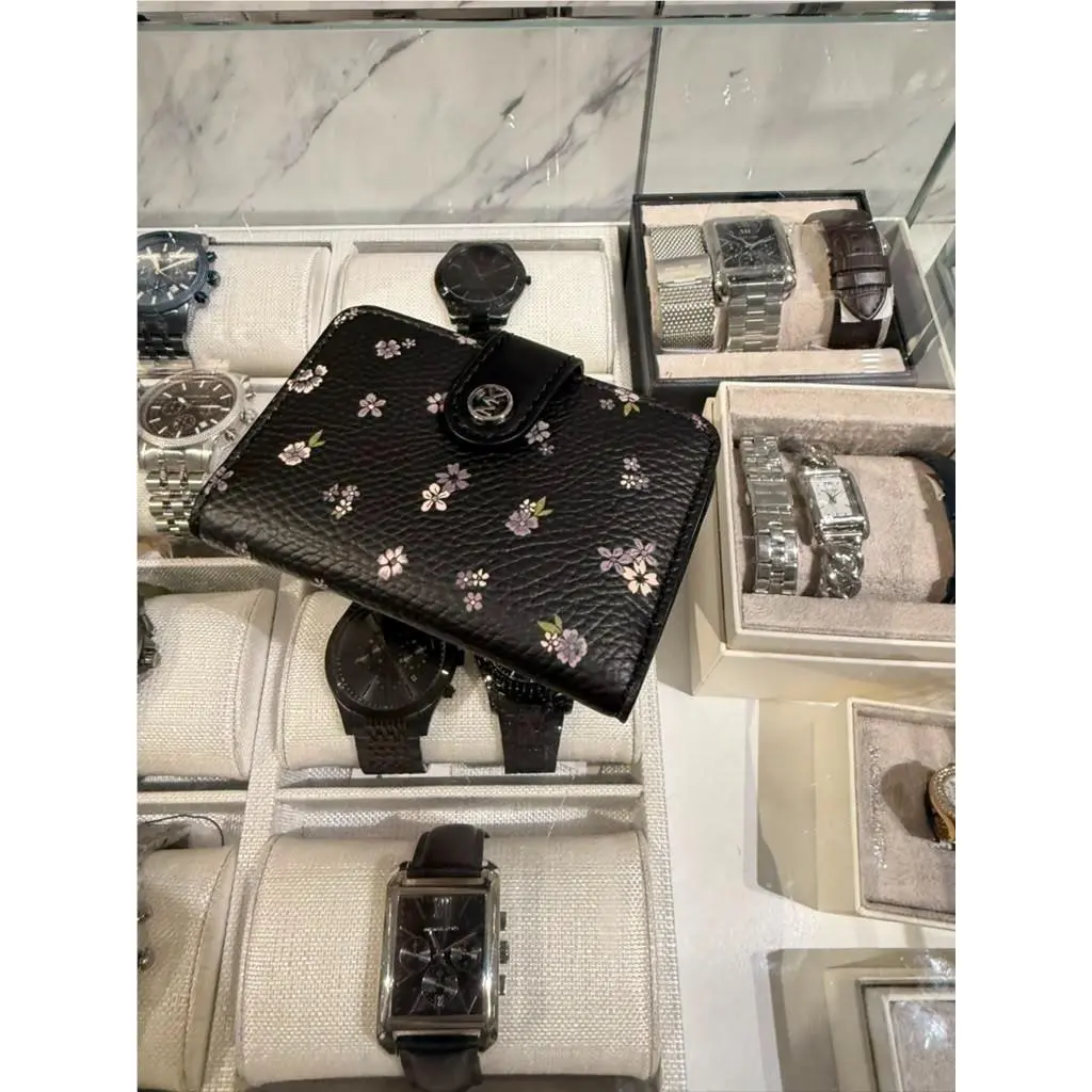Michael Kors Jet Set Travel Women Small Floral Printed Snap Bifold Wallet Black