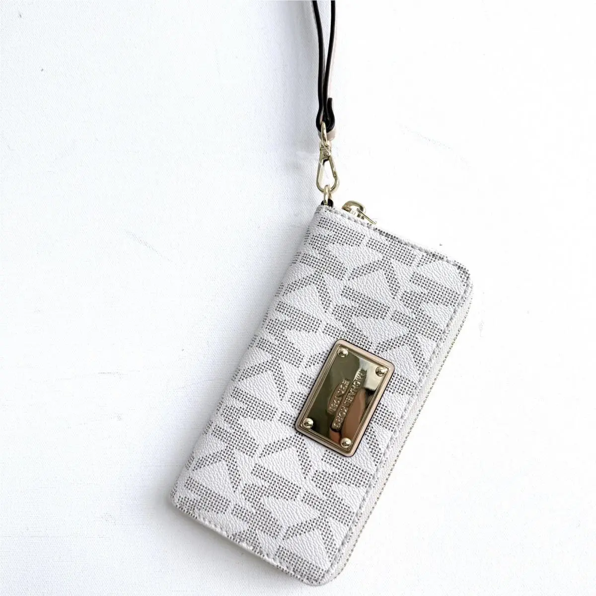 Jet Set Vanilla Large Multi Functional Wallet Wristlet by Michael Kors