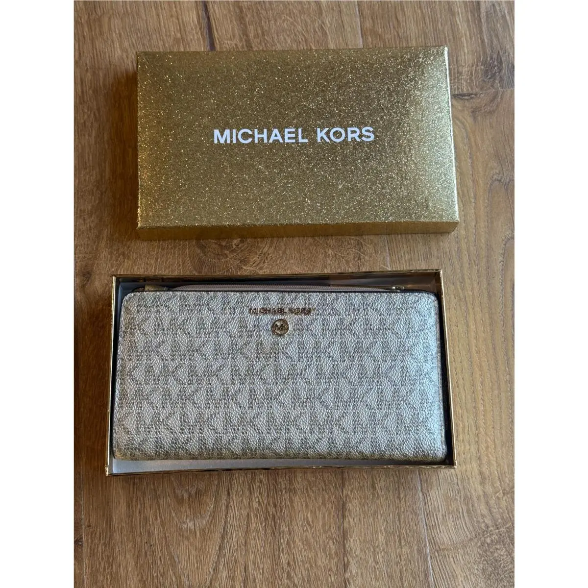 Jet Set Charm Wallet Pale Gold by Michael Kors