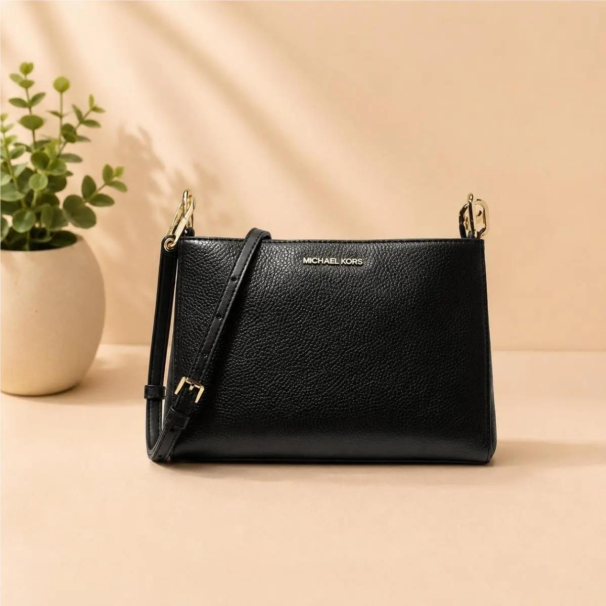 Women Leather Black Bag-os by Michael Kors