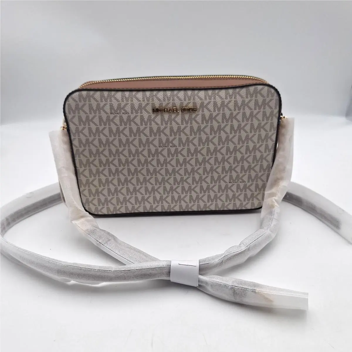 Women`s Jet Set LG EW Crossbody Vanilla 2019 Purse by Michael Kors