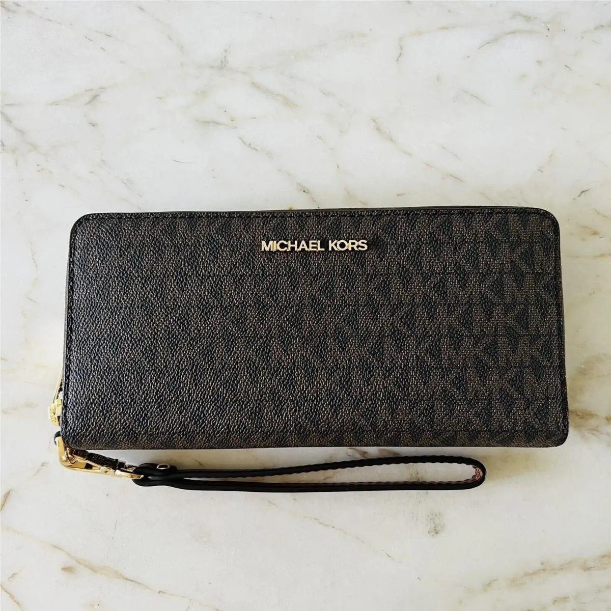 Jet Set Travel Brown Leather Large Continental Zip Wallet Wristlet by Michael Kors
