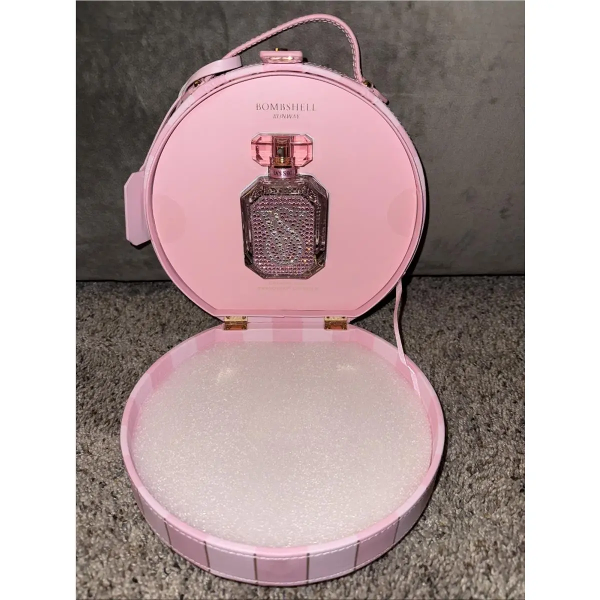 Victoria Secret Bombshell Runway Limited Edition 1.7 Fl.oz Eau de Parfum
