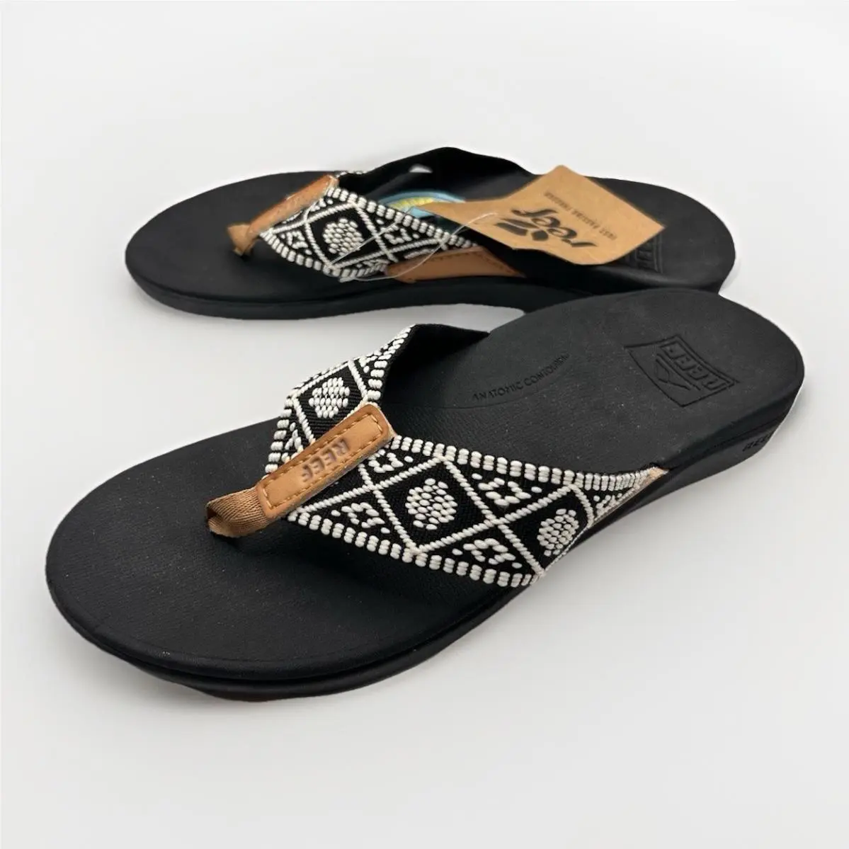 Ortho Bounce Woven Black/white Sandal Flip Flop Women`s Sz 6 by Reef