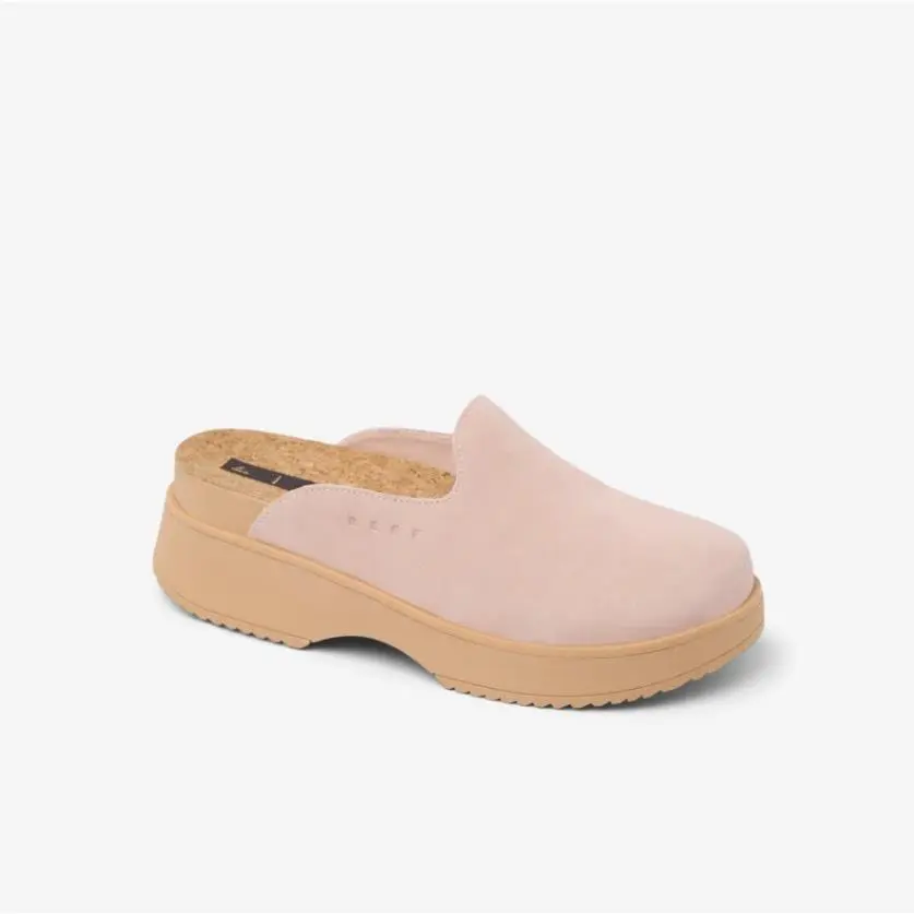 Vista Skye Clogs in Cameo Rose Suede / Pink - Size 8 by Reef