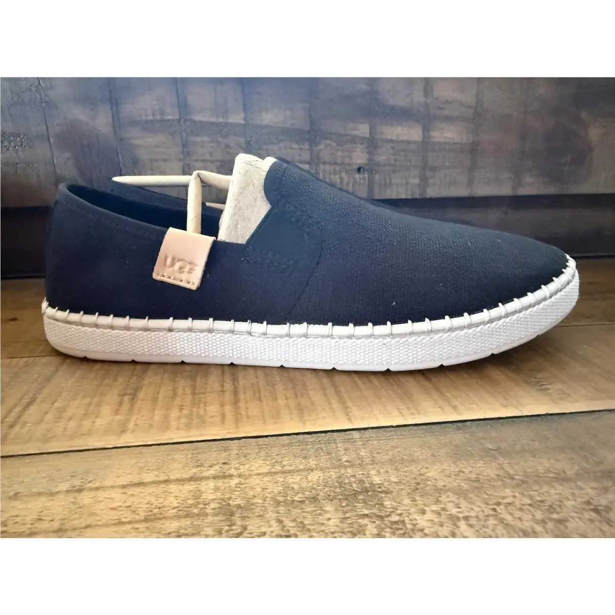 Ugg W Luciah Shoes Women`s Size 9.5 Black Canvas Slip On Flats Casual Comfort