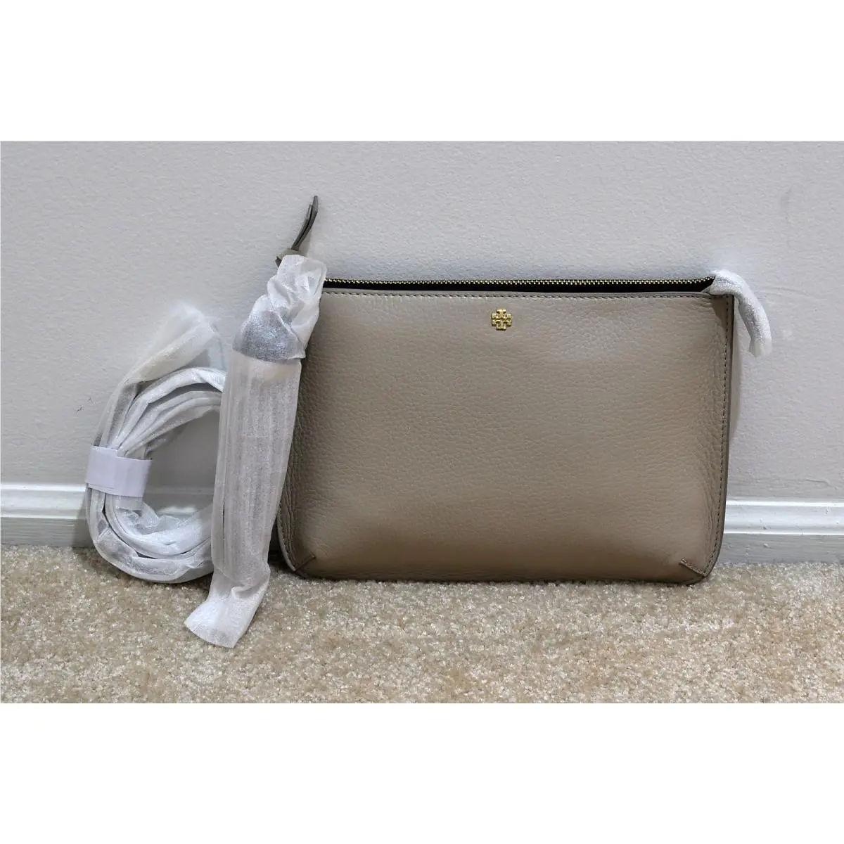 Exclusive Tassel Crossbody in Clay 41159358 by Tory Burch