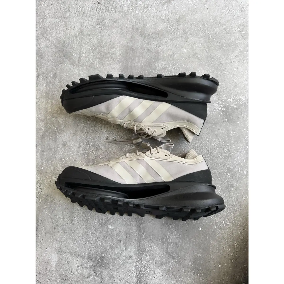 Adidas shoes - JQ0200 - JQ0200 - Gray 1