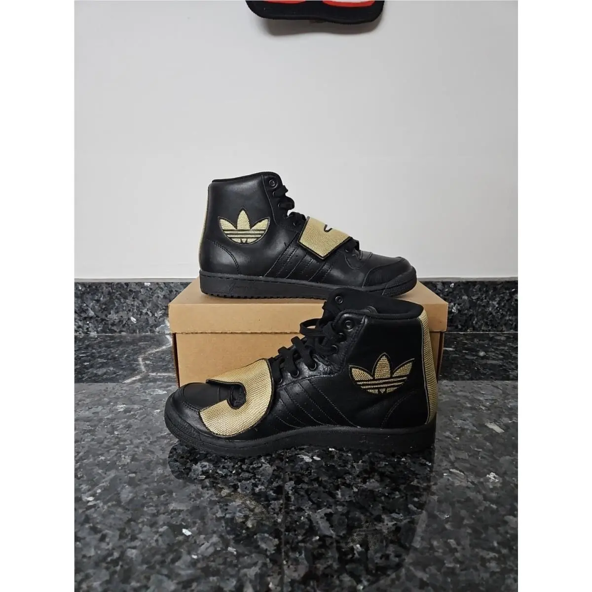 Adidas shoes - Black (UPC: 888168112151) 0