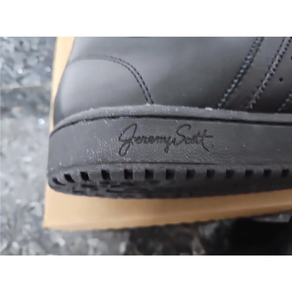 Adidas shoes - Black (UPC: 888168112151) 3