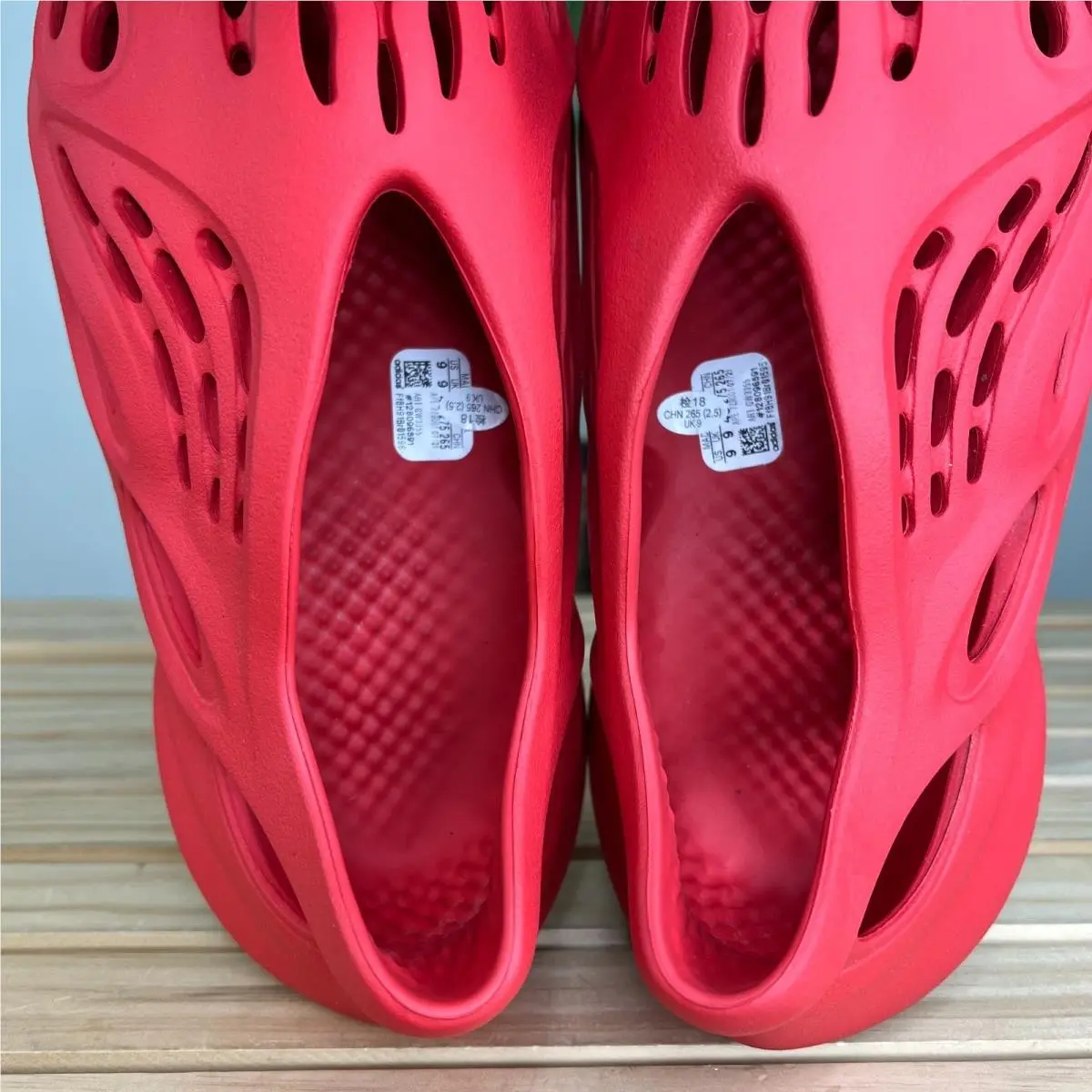Adidas shoes - adidas Yeezy Foam RNNR - Yeezy Foam RNNR - GW3355 - Red 4