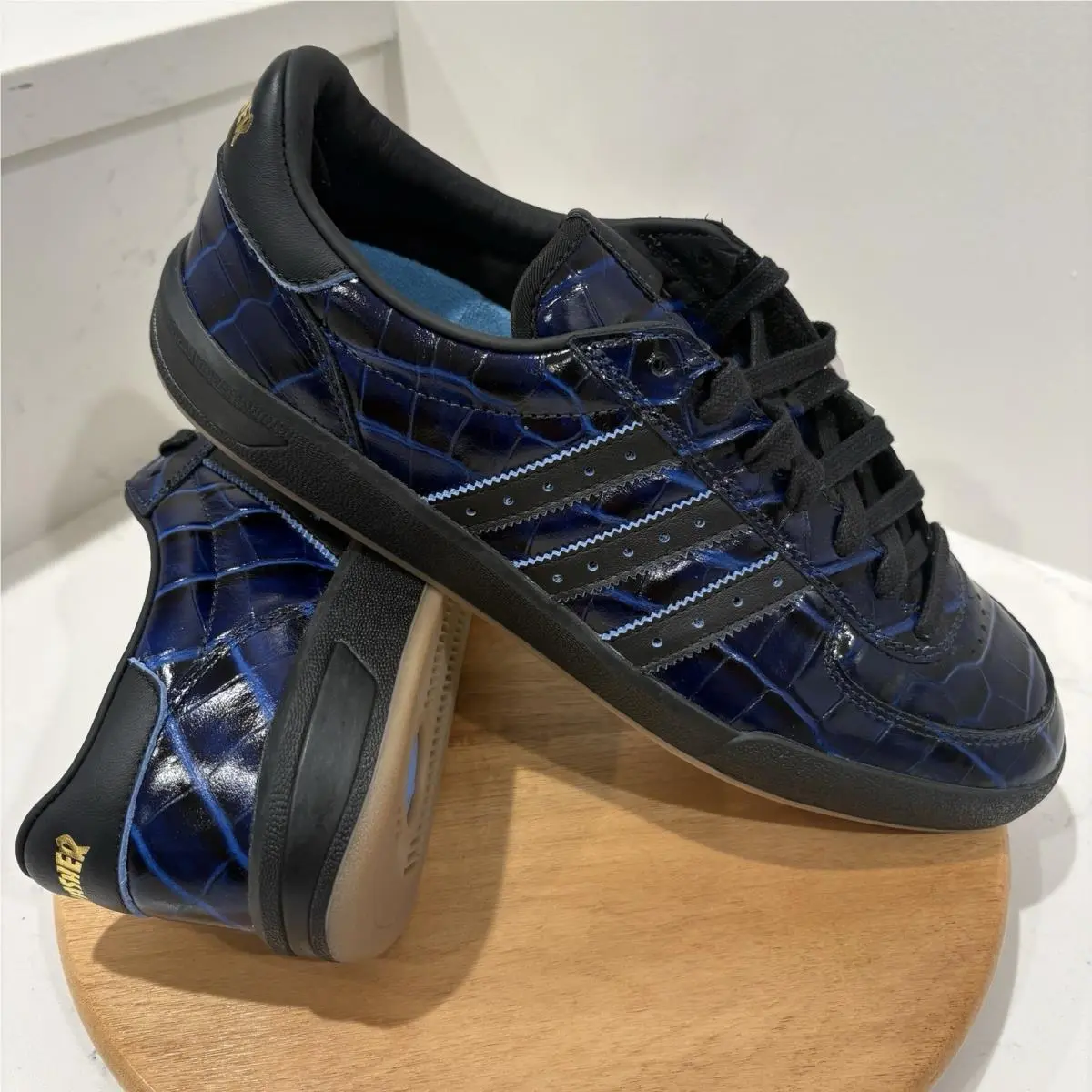 Argentina Shoes Mens 10.5 US Friends Family Unreleased Glenburn Thrasher by Adidas