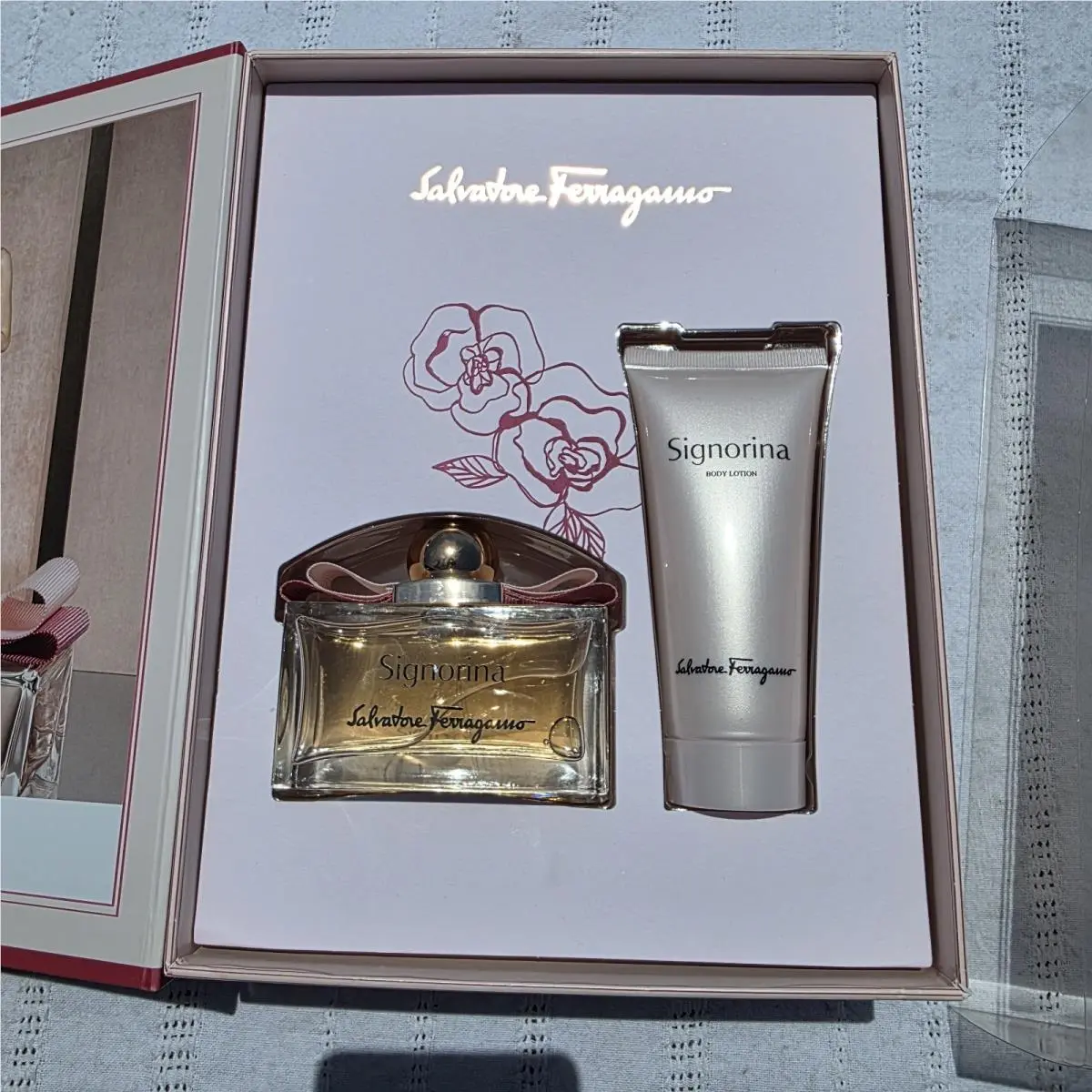 Signorina Edp 100ml Body Lotion Gift Set Made Italy by Salvatore Ferragamo
