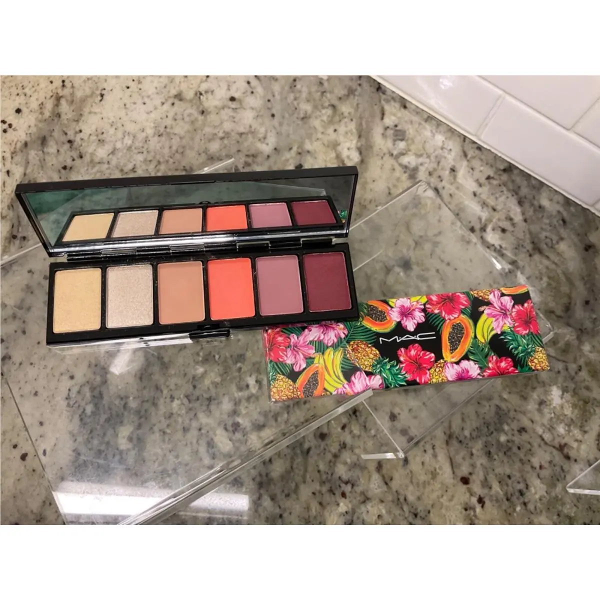 Mac Fruity Juicy Limited Edition Full Size Collection OH MY BANANA EYE SHADOW by MAC Cosmetics