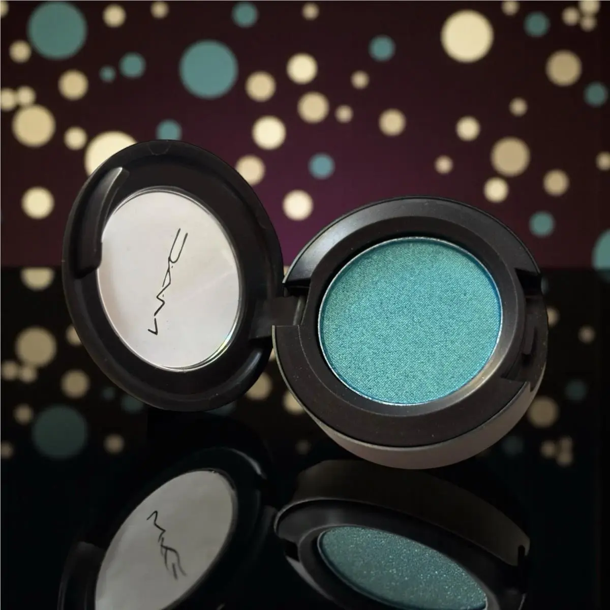Mac Eye Shadow Powder Single Parrot Frost .05oz / 1.5g Full Size by MAC Cosmetics