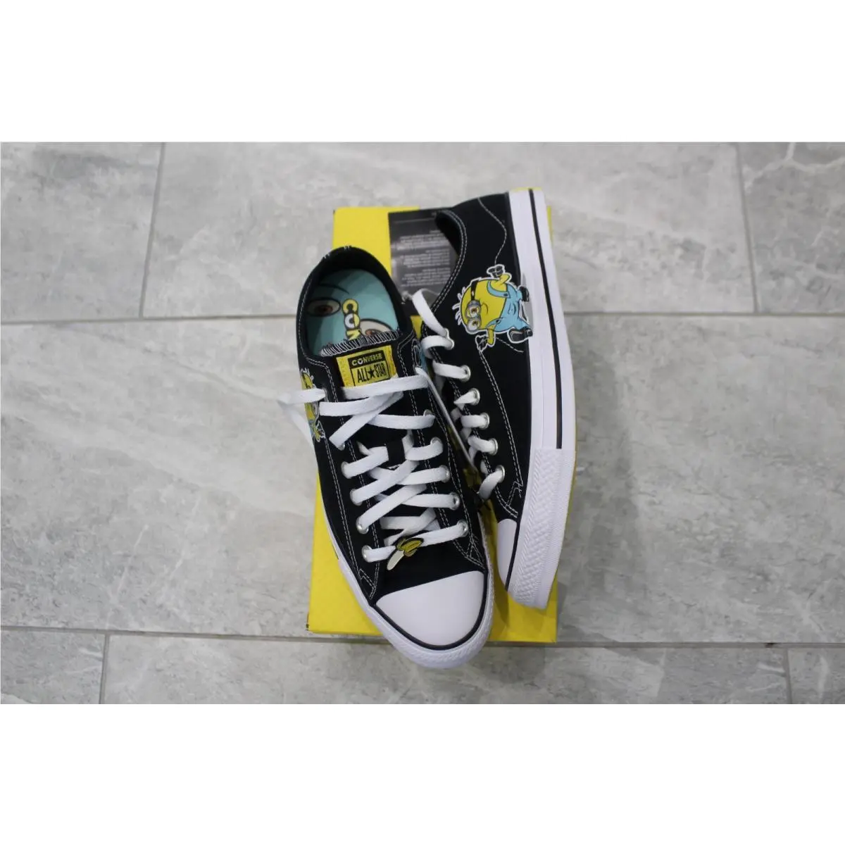 Mens  SZ 9 Shoes Minions Womens SZ 11 by Converse