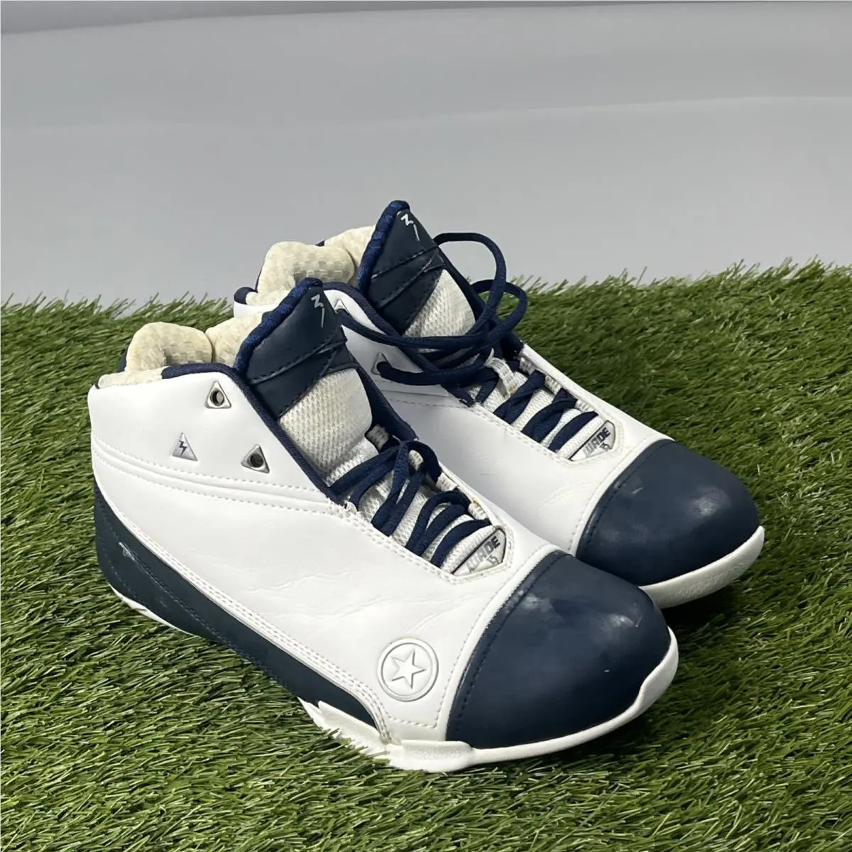 Wade 1.3 Mid Unisex Kids Size 5.5 White Navy Basketball Shoes by Converse