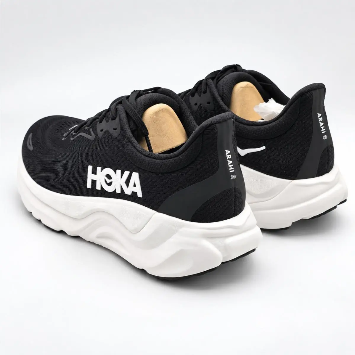 Hoka shoes - HOKA Arahi 8 - Arahi - 1168691-BWHT - Black/White 4