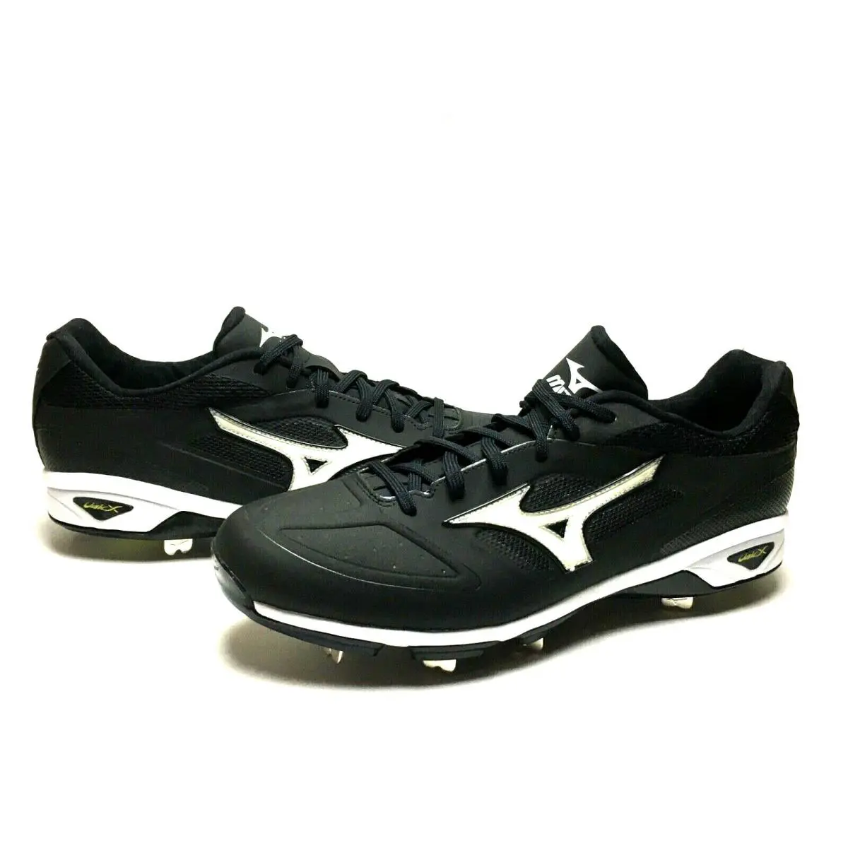 Mizuno shoes - Mizuno Dominant IC - Dominant - 320541 - Black / White 0