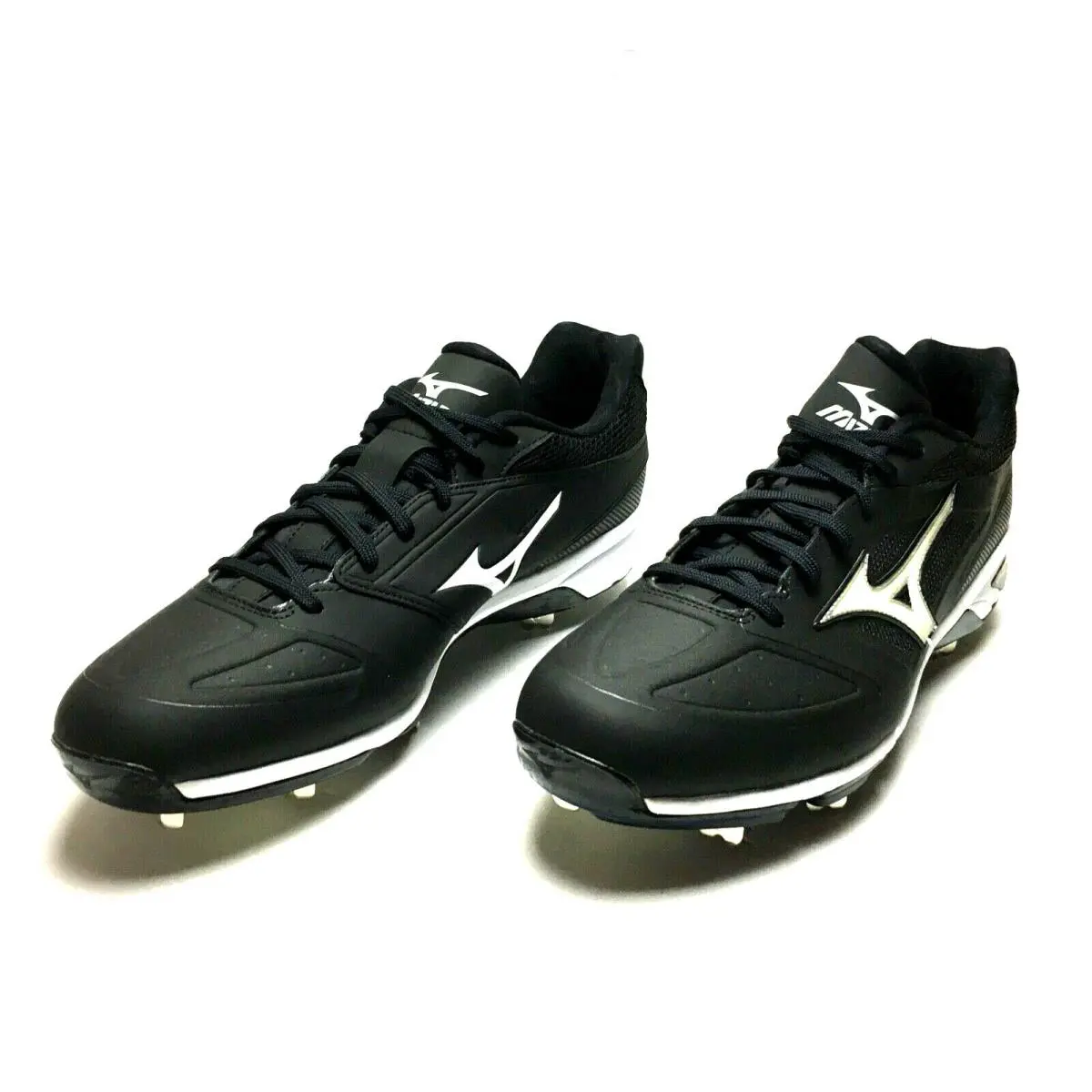 Mizuno shoes - Mizuno Dominant IC - Dominant - 320541 - Black / White 1