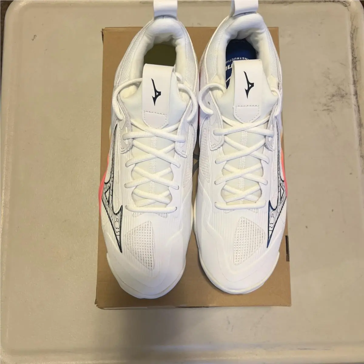 Mizuno Volleyball Shoes Wave Momentum 3 White Yellow Pink Size 10.5 Women