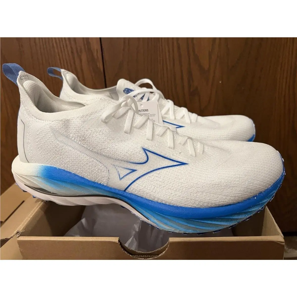 Mizuno Wave Neo Wind Mens Running Shoes White Colored Size 12