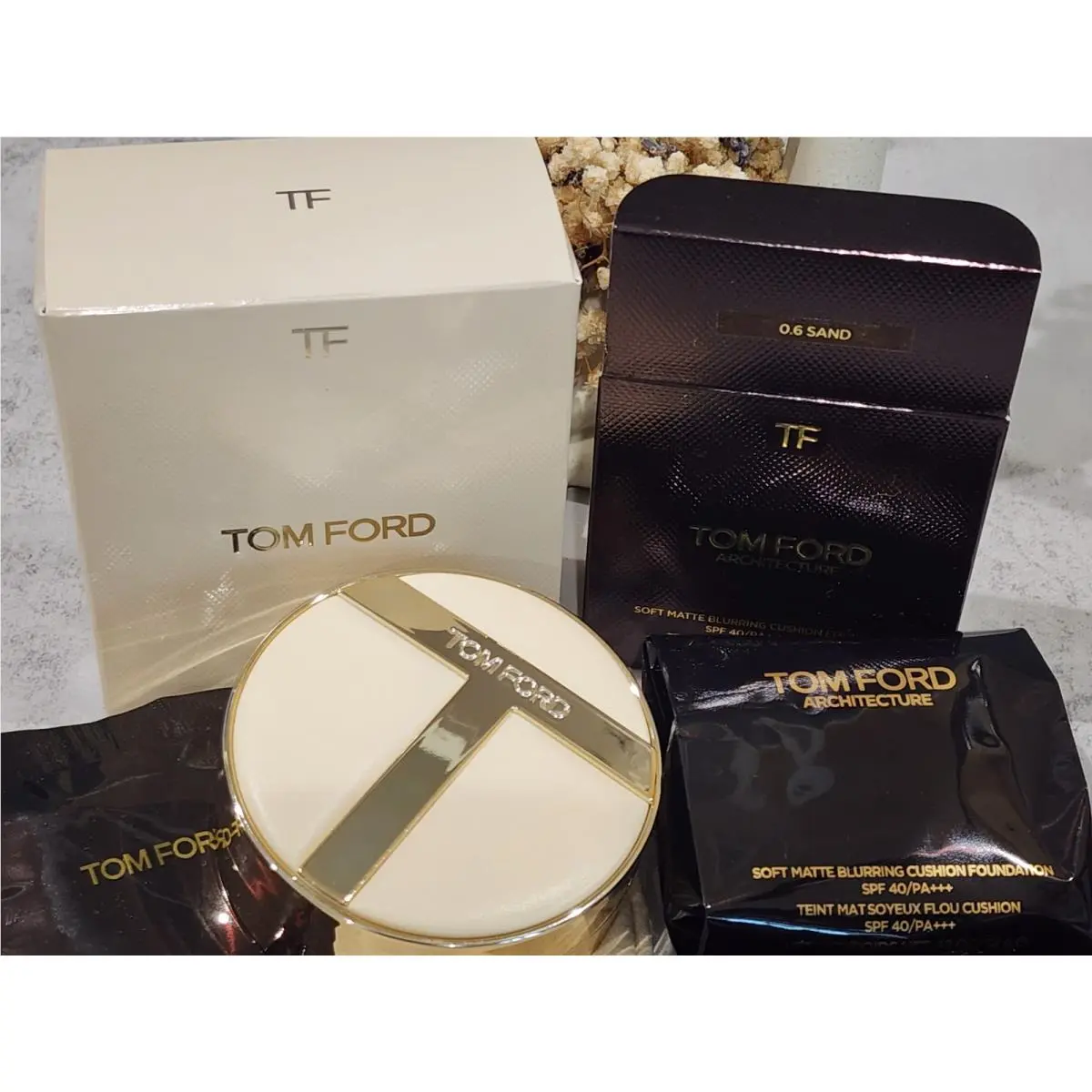Architecture Soft Matte Blurring Cushion in 0.6 Sand + Case by Tom Ford