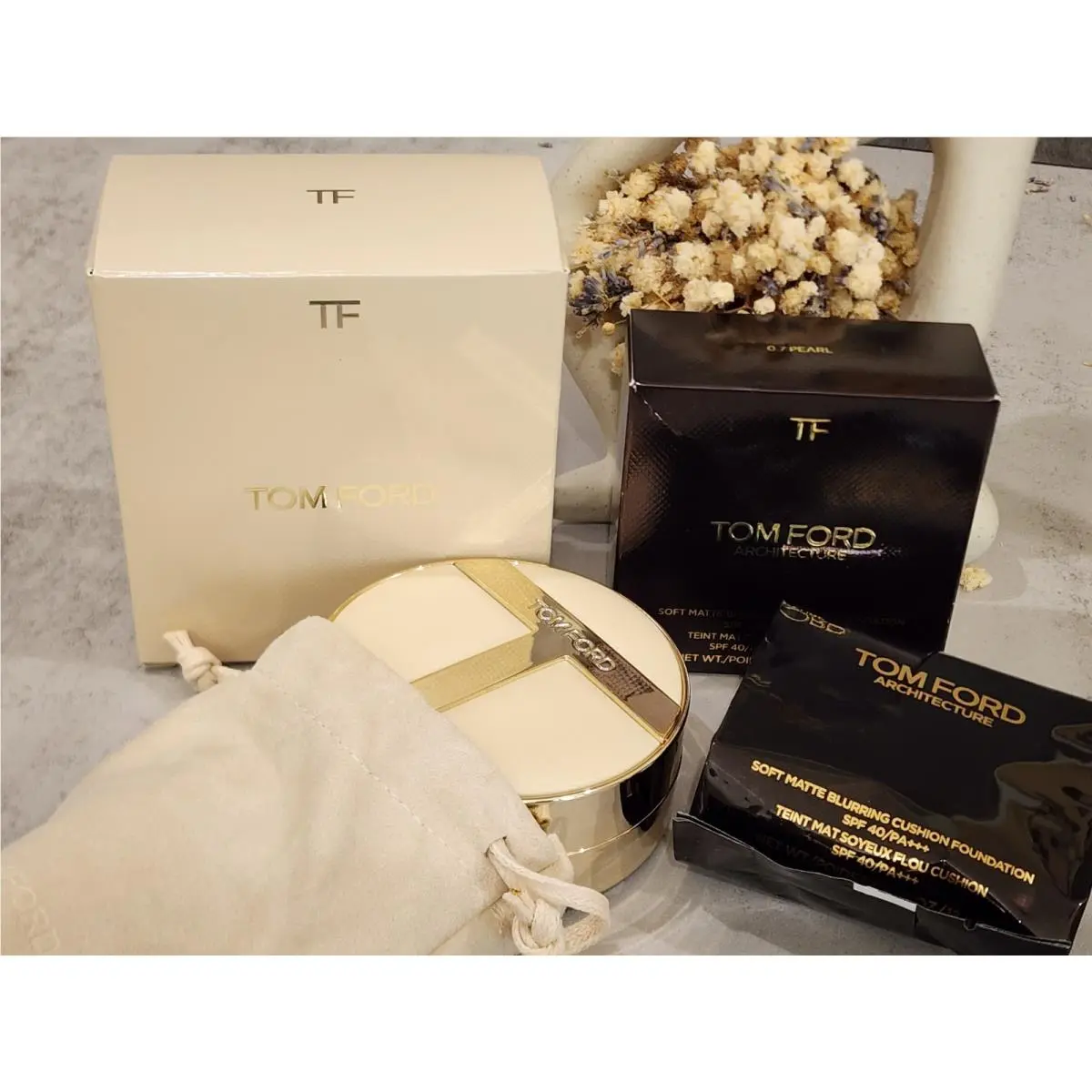 Architecture Soft Matte Blurring Cushion in 0.7 Pearl+ Case Set by Tom Ford